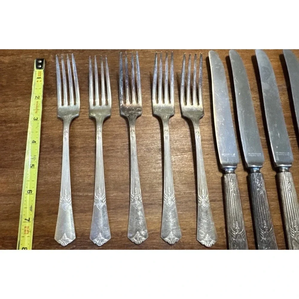 Vintage 5 Dinner Forks And 6 Butter Knives  WM Rogers and Son AA IS
